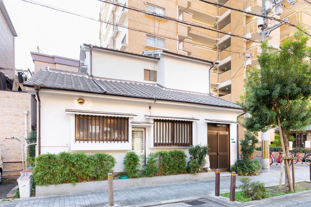 Family House Leilighet Ōsaka Eksteriør bilde