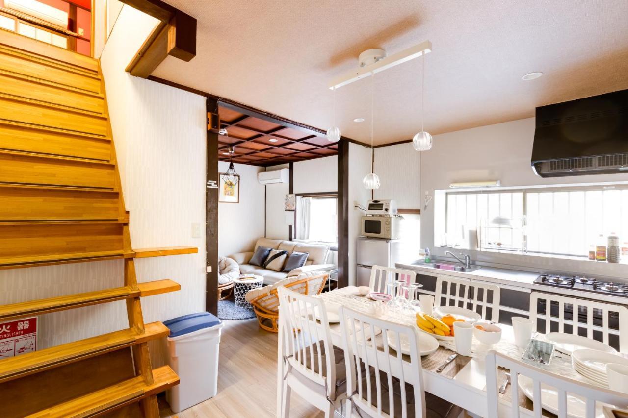 Family House Leilighet Ōsaka Eksteriør bilde